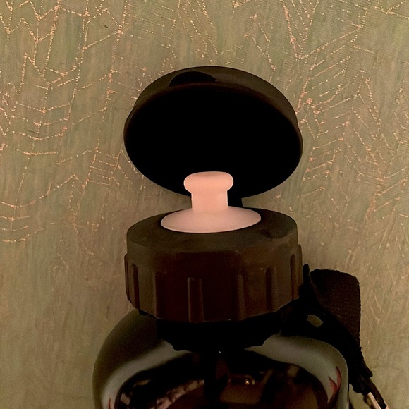 US Memorial Holocaust Museum Aluminum Water Bottle What You Do Matters - Picture 3 of 5